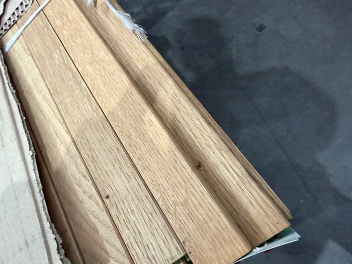 Lot 087258 Veteka | Eiken 012x030 Koplat recht 2xR3 (+ 2x afsnoeten )