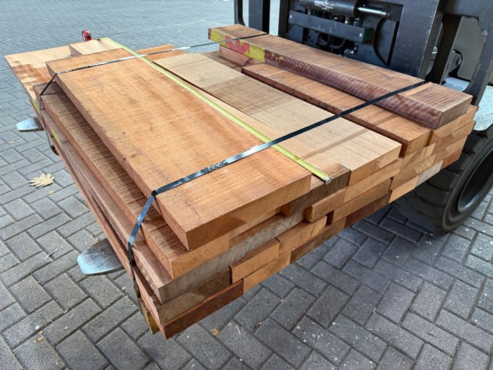 Lot 87375 Veteka | Sapeli 046 mm Shorts Geschaafd/Ongeschaafd