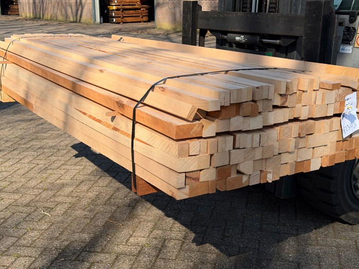 Lot 082303 Veteka : Gest. Beuken Color 46mm, afzagers